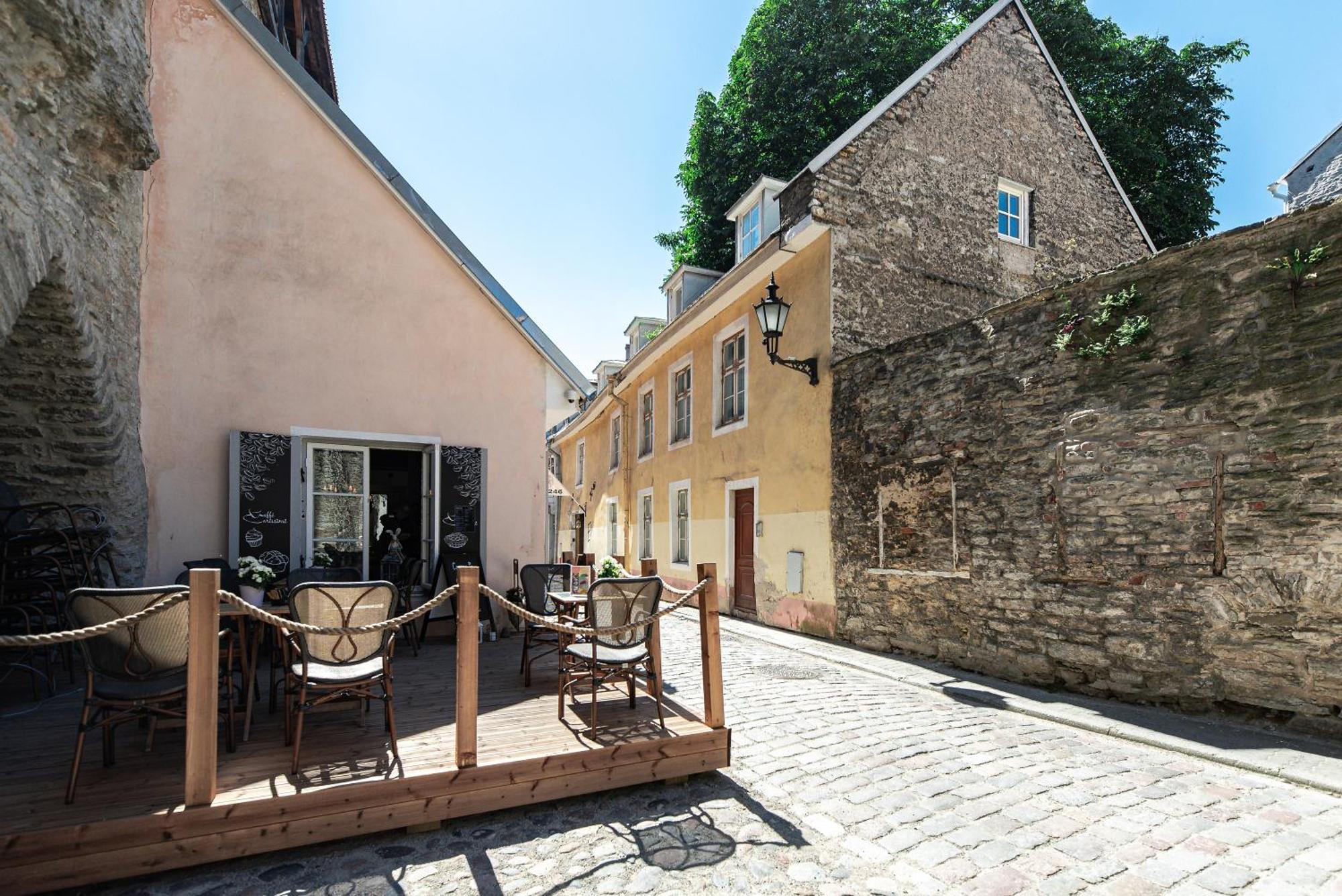 Airhome - Old Dominican Monastery Tallinn Bagian luar foto