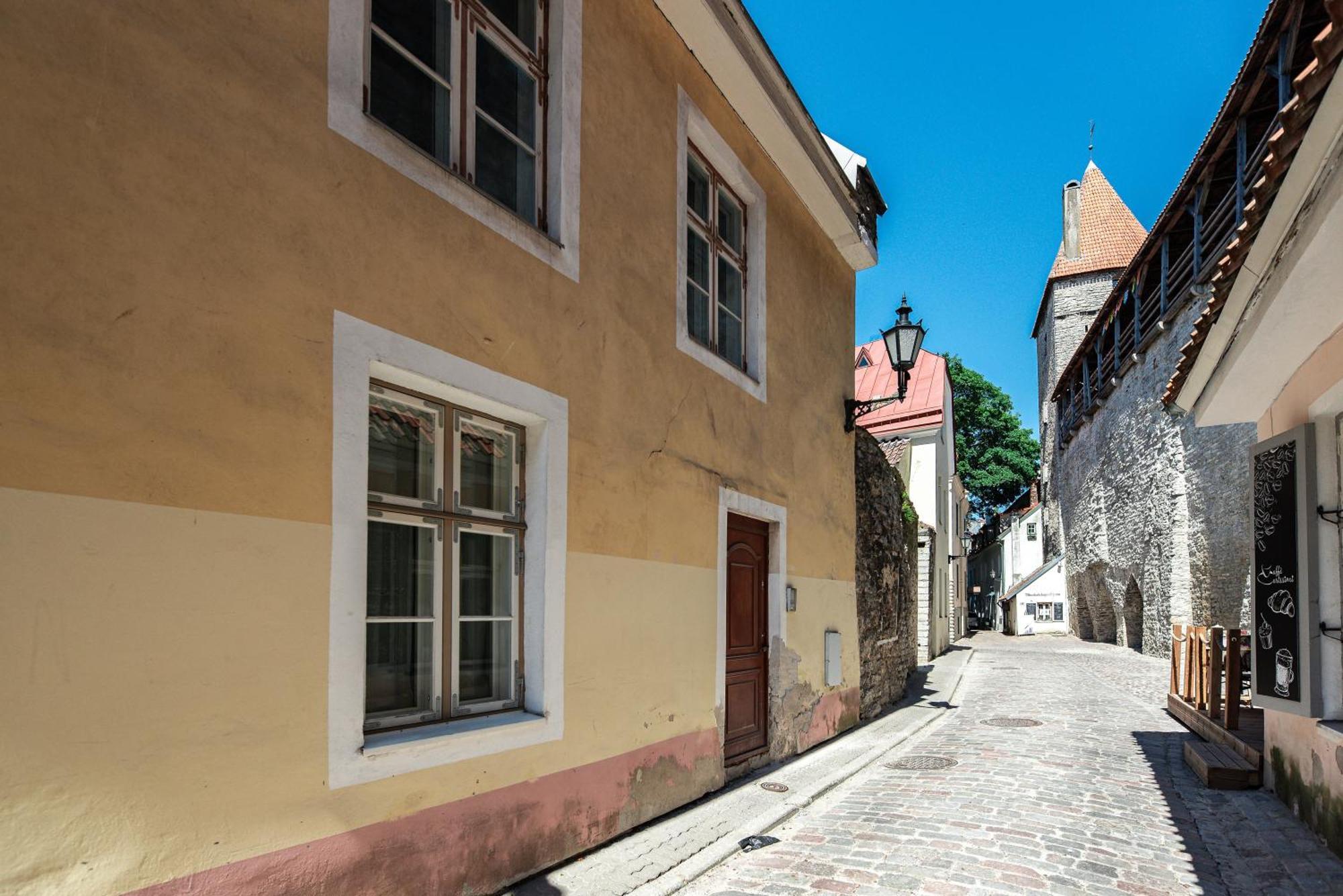 Airhome - Old Dominican Monastery Tallinn Bagian luar foto