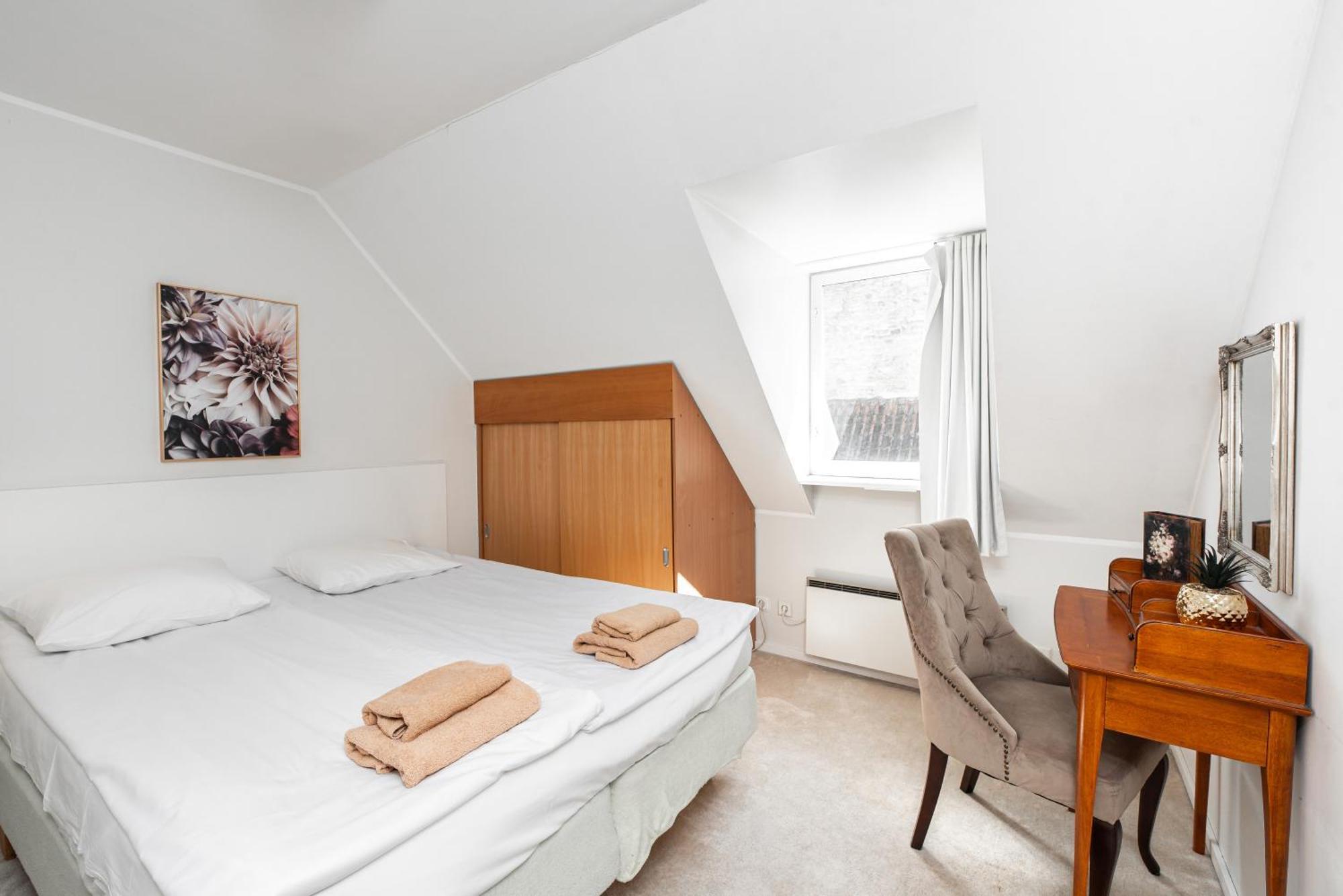 Airhome - Old Dominican Monastery Tallinn Bagian luar foto